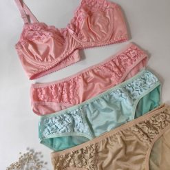 ست شورت و سوتین ساتن استرج ژوبین مدل یاس در رنگبندی