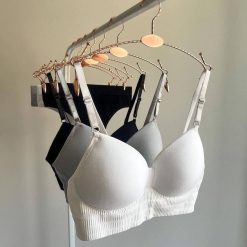 ست نیم‌تنه و شورت زنانه اروپایی مشکی