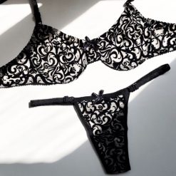 ست شورت و سوتین زنانه مخمل مدل نقش جهان رنگ سیاه و سفید