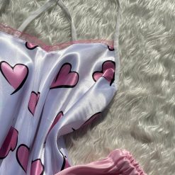 ست تاپ و شلوارک ساتن زنانه قلبی صورتی