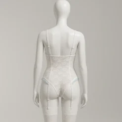 ست لباس خواب فانتزی بادی گیپوری با گارتر و جوراب مدل میدنايت