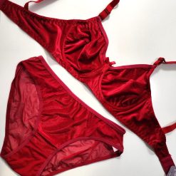 ست شورت و سوتین زنانه مخمل براق ژوبین مدل نیلی قرمز