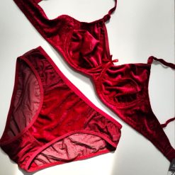 ست شورت اسلیپ و سوتین زنانه مخمل براق ژوبین مدل شفق‌گل