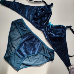 ست شورت اسلیپ و سوتین زنانه مخمل براق ژوبین مدل نیلی