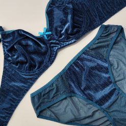 ست شورت و سوتین زنانه مخمل براق ژوبین مدل نیلی