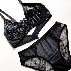 ست شورت و سوتین زنانه مخمل ژوبین مدل نیلی